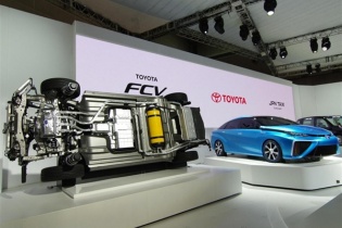 Toyota mang nhiều công nghệ xanh tới Triển lãm Ô tô 2015