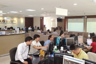 Khó sống, công ty chứng khoán "bán mình" cho đối tác ngoại