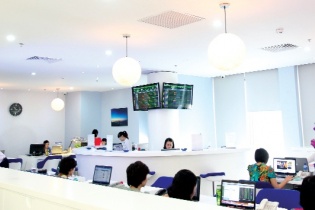 "Soi" giá cổ phiếu mới chào sàn