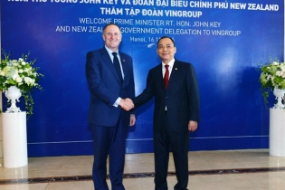 Thủ tướng New Zealand thăm và làm việc tại Vingroup