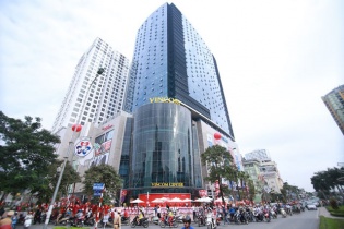 Tưng bừng khai trương Vincom Center Nguyễn Chí Thanh