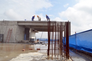 Hơn 10 tỷ đồng "cắt ngọn" toà nhà 8B Lê Trực
