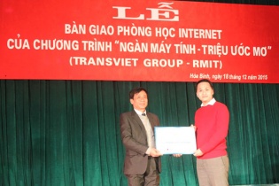 TransViet Group tặng phòng học Internet cho học sinh tỉnh Hoà Bình