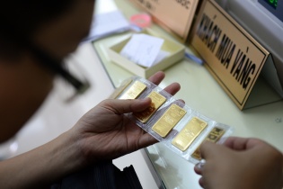 Ngày 24/12: Giá vàng đi ngang