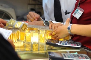 Ngày 31/12: Giá vàng giảm nhẹ