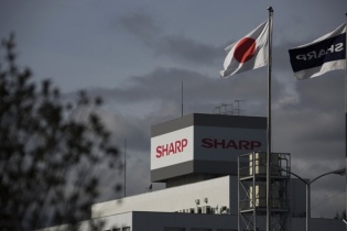 Foxconn chào mua Sharp với giá 5,2 tỷ USD