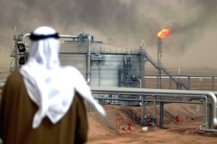 Giá dầu hồi phục sau tin OPEC sẵn sàng xem xét cắt giảm sản lượng
