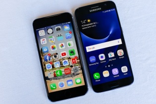 iPhone 6s và Samsung Galaxy S7 lần đầu đọ dáng