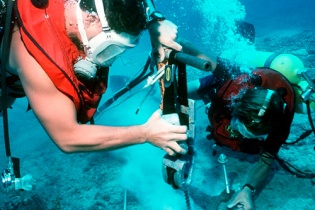 Sửa xong cáp AAG, internet tại Việt Nam bình thường trở lại