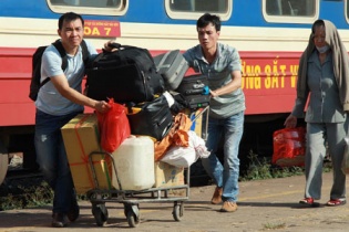 Hậu quả của việc sập cầu Ghềnh: Hàng trăm tấn hàng ùn ứ tại ga Sóng Thần