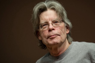 Mô hình "chia sẻ thành công" từ câu chuyện khởi nghiệp của Stephen King