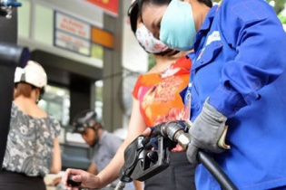 Ngày mai giá xăng sẽ tăng "sốc"?