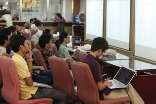 Công ty chứng khoán “liệu cơm gắp mắm” với phái sinh