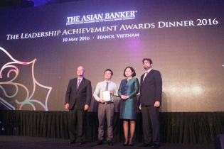 Techcombank nhận cú đúp giải thưởng từ Tạp chí The Asian Banker