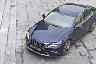 Toyota triệu hồi 113 xe Lexus ES 250 và ES 350 tại Việt Nam