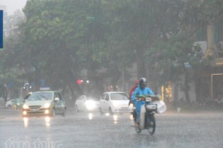 Dự báo thời tiết hôm nay: Hà Nội có mưa rào và dông rải rác, Sài Gòn nắng nóng