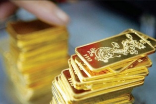 Ngày 21/5: Chốt phiên cuối tuần giá vàng lao dốc