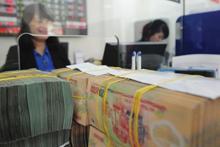 Giám đốc ngân hàng: "Dùng tình cảm để giữ chân khách hàng"