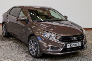 Lada Vesta Signature - Xe Nga giá "mềm"