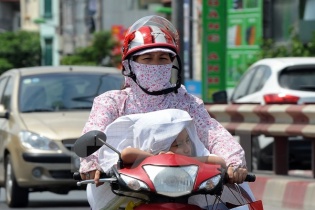 Dự báo thời tiết hôm nay: Bắc Bộ đón đợt nóng mới, Nam Bộ giảm mưa dông