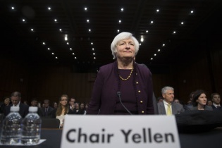 Bà Janet Yellen: Fed sẽ cẩn trọng trong chính sách lãi suất