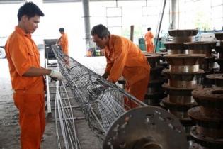 EVN phản hồi thông tin lõi cột điện bê tông ít thép
