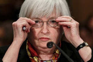 Bà Janet Yellen đưa ra dự báo Fed sắp tăng lãi suất ngắn hạn