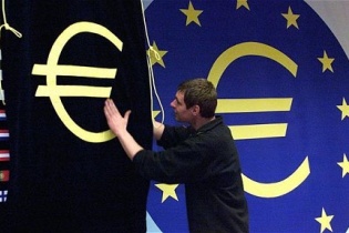 Lợi nhuận của các ngân hàng thuộc Eurozone giảm mạnh