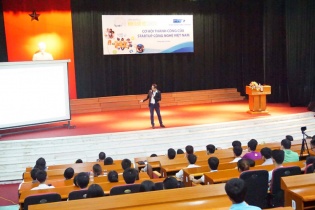 Startup đừng chọn đường "đương đầu" với VNPT, FPT, Viettel