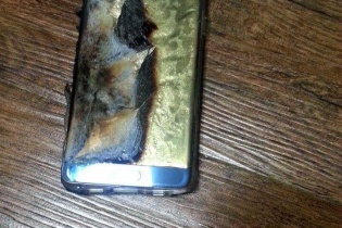 Galaxy Note 7 phát nổ khi đang xạc, Samsung vẫn đang cân nhắc thu hồi
