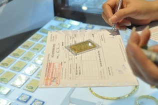 Ngày 1/10: Giá vàng giảm mạnh vẫn cao hơn thế giới 1,33 triệu đồng/lượng