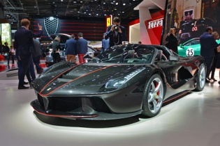 Ferrari LaFerrari Aperta giá 2,2 triệu USD chưa "trình làng" đã "cháy hàng"