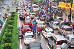 Bất động sản Tây Hà Nội: Hạ tầng quá tải, chủ đầu tư vẫn miệt mài đẩy giá
