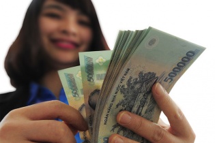 Thưởng Tết ngân hàng: "Mỗi cây, mỗi hoa; mỗi nhà, mỗi cảnh"