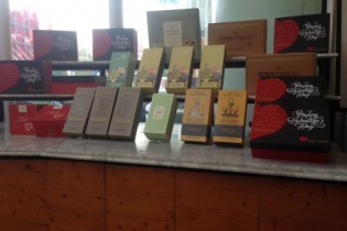 Quà tặng Valentine "phủ sóng" thị trường