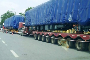 Đầu máy, toa xe đường sắt đô thị Cát Linh - Hà Đông đã về đến Hà Nội