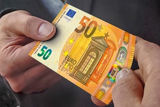 Đồng 50 Euro mới được đưa vào lưu hành