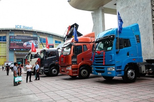 Vietnam AutoExpo - sân chơi của xe thương mại