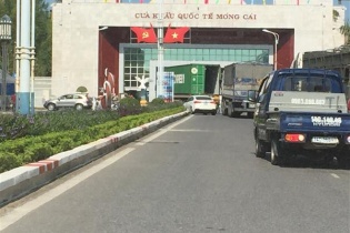 Niêm yết công khai việc thu phí, lệ phí tại các cửa khẩu