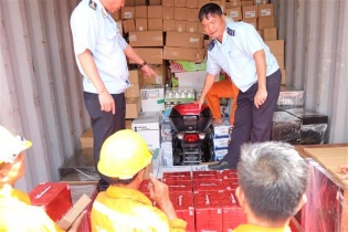 Phát hiện Honda SH nhập lậu trong container quá cảnh