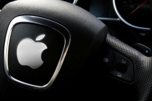 Sau 8 năm Google phát triển xe tự lái, đến giờ Apple mới tham chiến