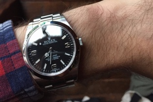 Học được gì khi tay đeo đồng hồ Rolex 6.000 USD mà vẫn không được chú ý?