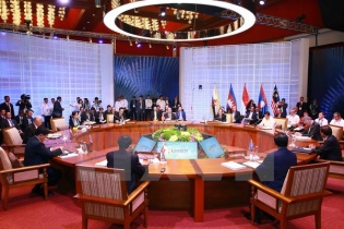 Thủ tướng Nguyễn Xuân Phúc dự Hội nghị Cấp cao ASEAN lần thứ 30 tại Manila (Philippines)