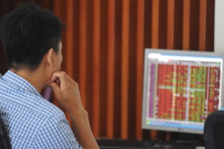 Cơ quan quản lý ngỡ ngàng chuyện kiểm toán "đi đêm" với khách hàng