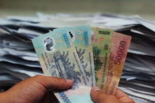 Từ 1/7, lương cơ sở cho công chức tăng thêm 90.000 đồng 