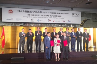 Thủ tướng Nguyễn Xuân Phúc chứng kiến lễ ký kết thỏa thuận phát triển smart city trị giá hơn 4 tỷ USD