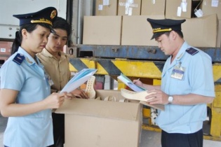 Hàng hóa chưa thông quan, doanh nghiệp chưa bị coi là nợ thuế