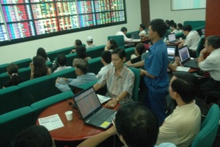 Thị trường chứng khoán: Những cổ phiếu trước nguy cơ bị pha loãng