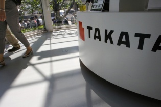 Nhà sản xuất túi khí Takata đứng bên bờ vực phá sản