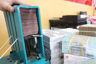 Giải tỏa "cục máu đông" nợ xấu